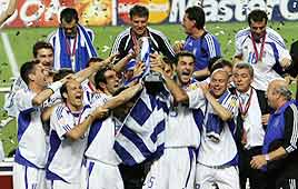 שחקני יוון חוגגים יורו 2004